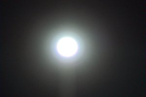 日食撮影準備のためにDCR-PC10とD5フィルタで撮影した太陽