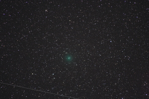 人工衛星と彗星。2010/11/03 4:52:37 117秒